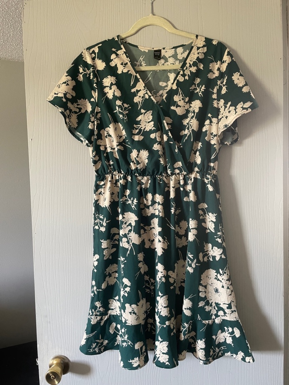 Green Floral Wrap-Style Women’s Dress